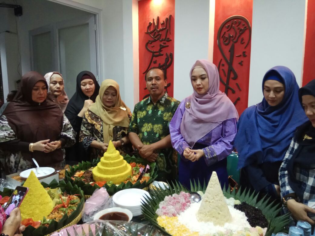 IPEMI Tebar 10.000 Mukena ke Seluruh Indonesia