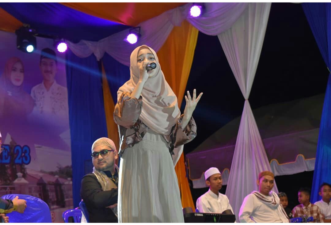 Veve Zulfikar, Berdakwah dengan Lantunan Shalawat