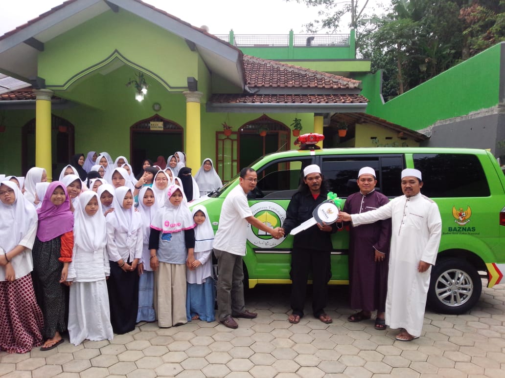 BAZNAS Bantu Ambulans untuk Pesantren