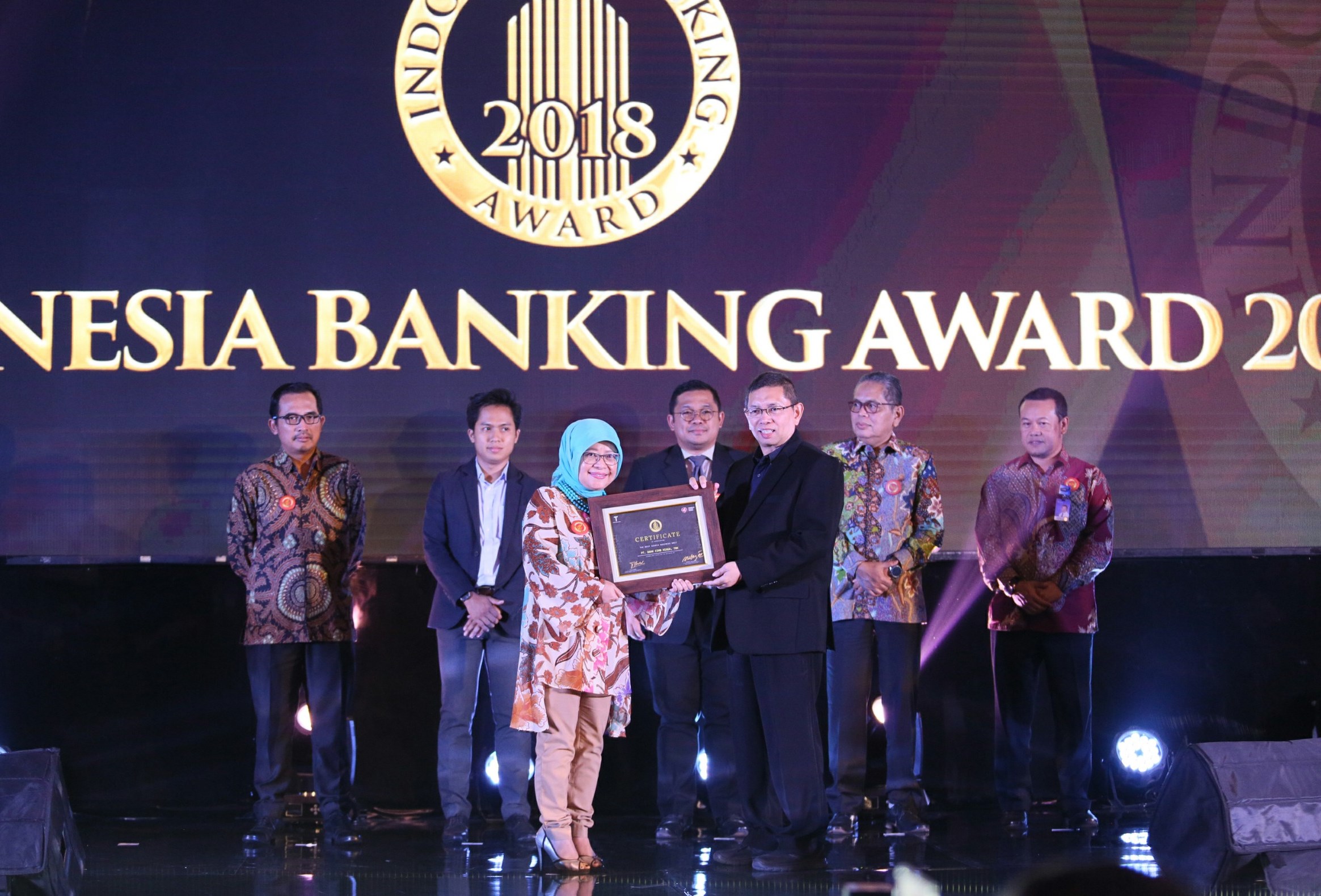 CIMB Niaga Syariah Raih Dua Penghargaan di Ajang Indonesia Banking Award 2018