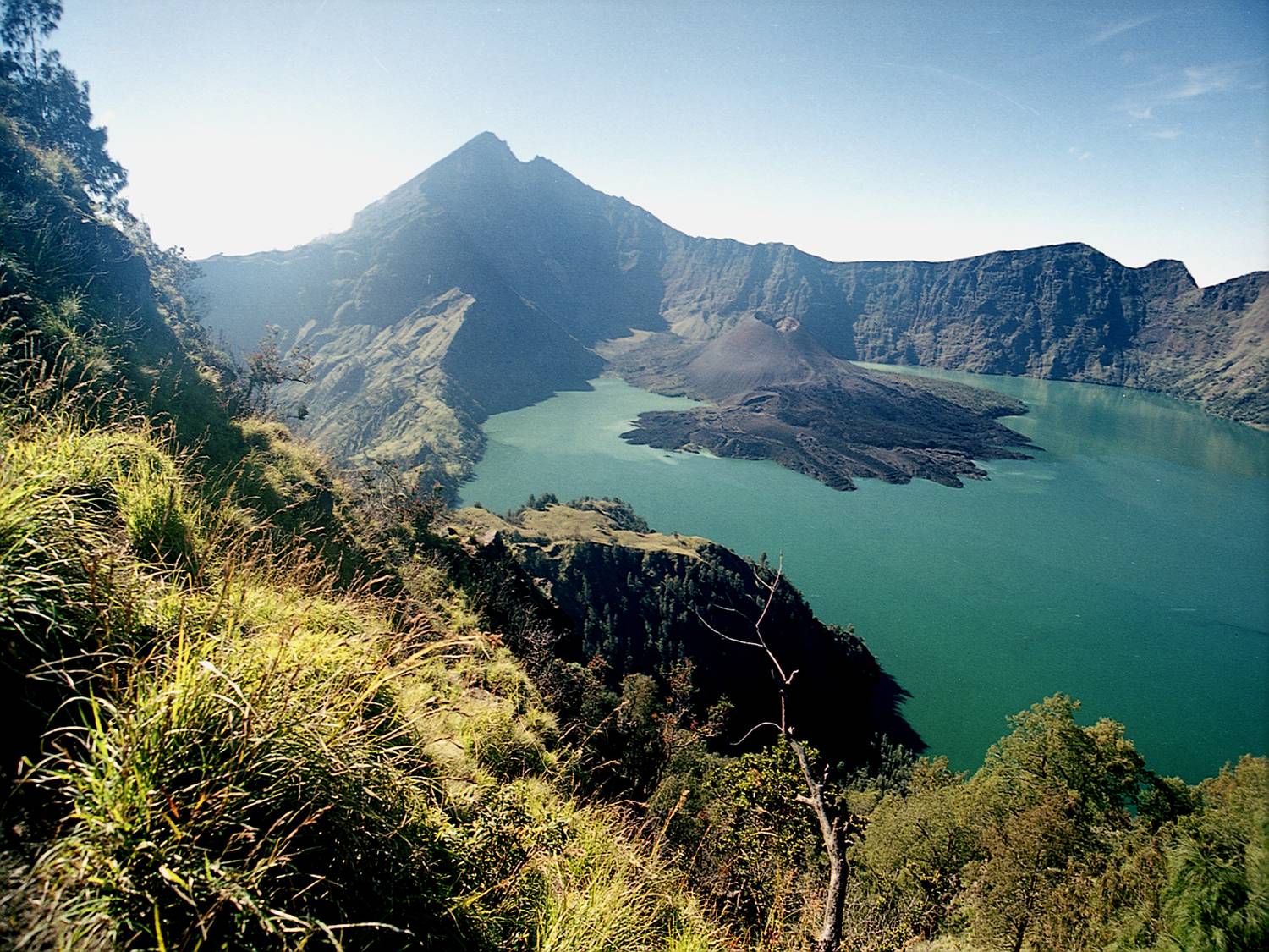 Balai Taman Nasional Gunung Rinjani Terapkan Aturan Syariah, Pendaki Laki-laki dan Perempuan Dipisah !