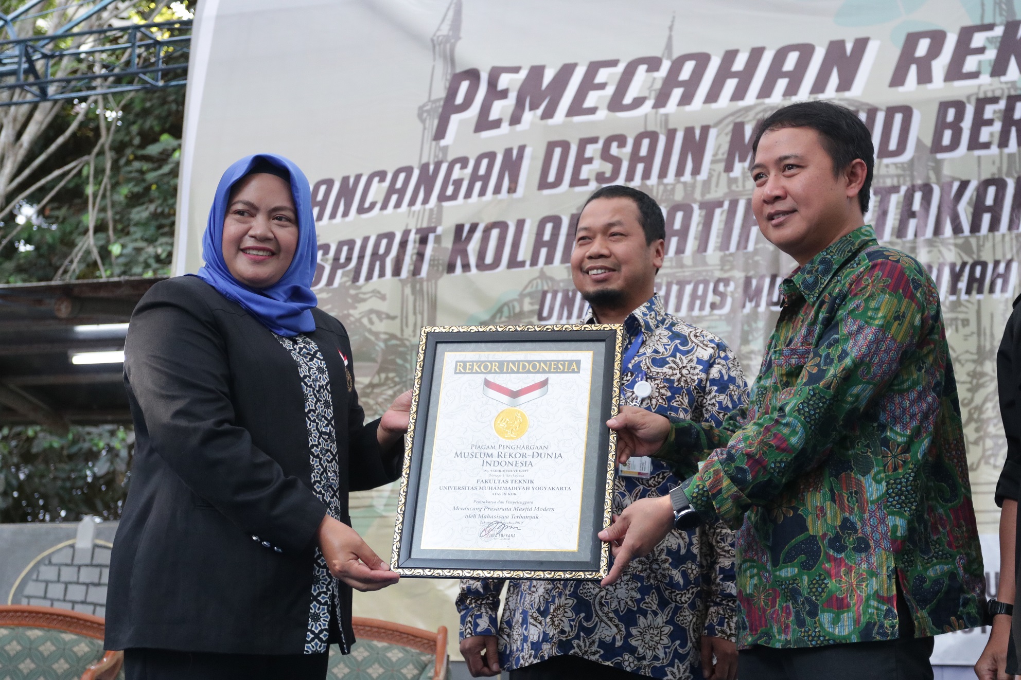 UMY Pecahkan Rekor MURI Hasilkan Rancangan Masjid Modern Terbanyak