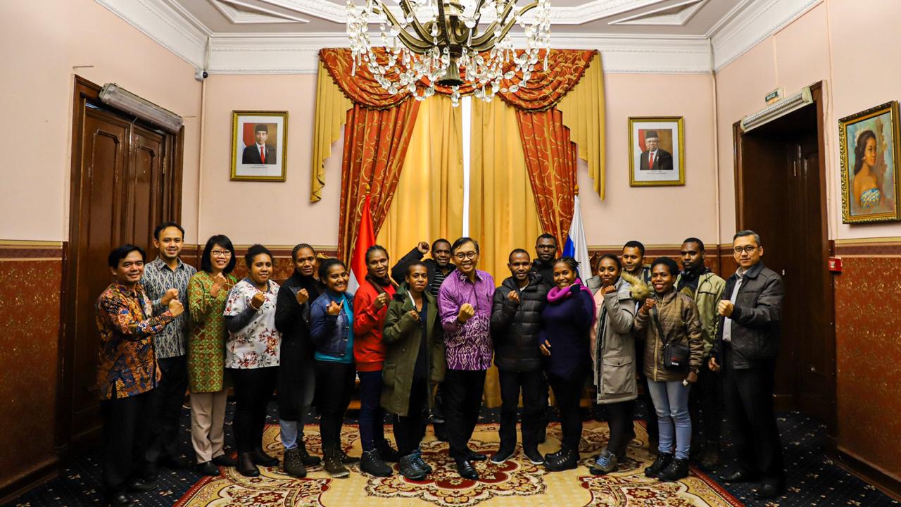 Pemerintah Rusia Berikan Beasiswa pada 14 Mahasiswa Papua
