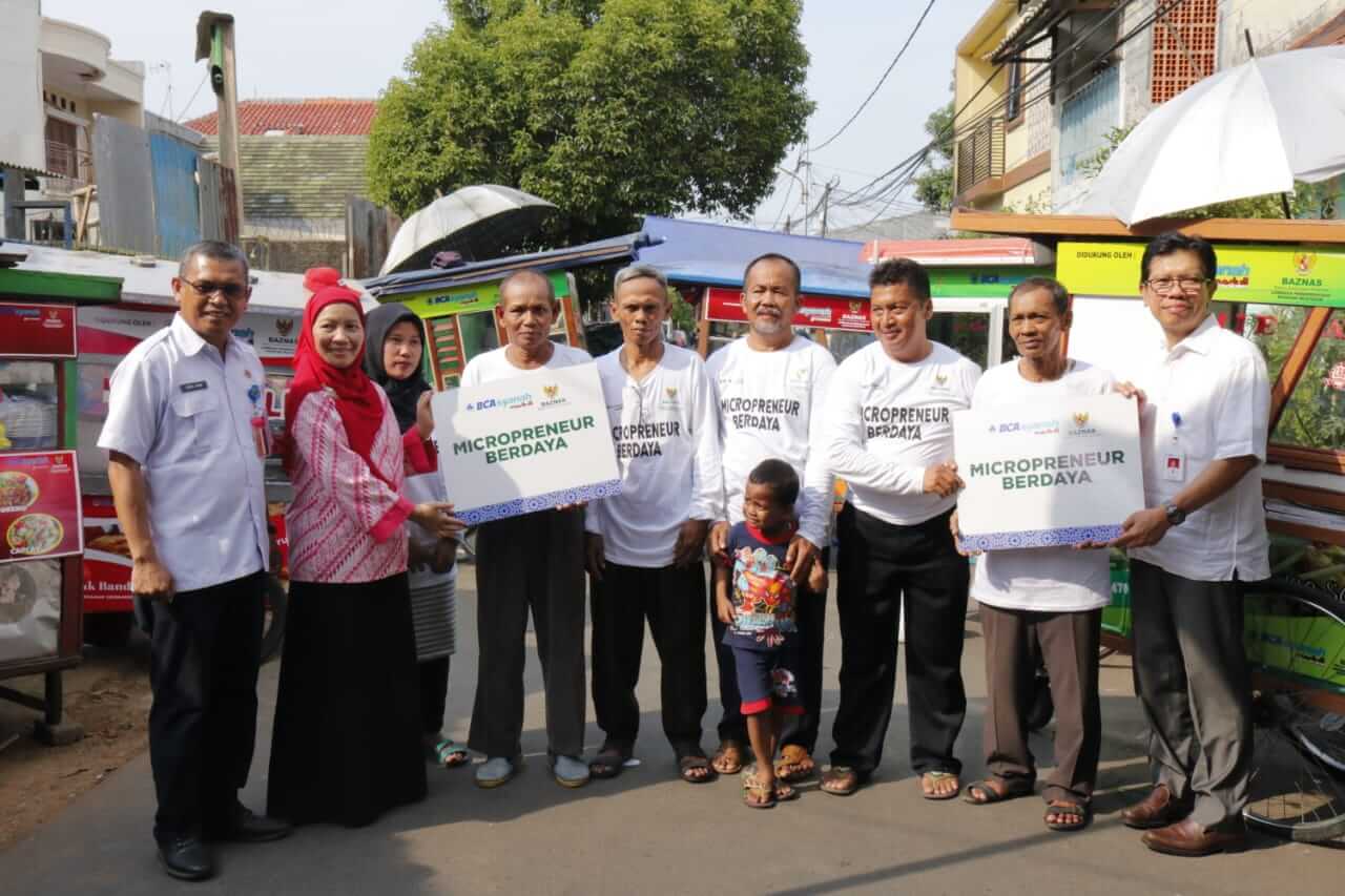 BCA Syariah Salurkan Zakat melalui BAZNAS