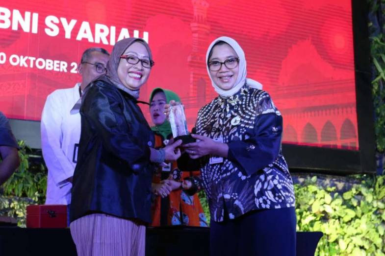BNI Syariah Gandeng Telkomsel Hadirkan Pembiayaan Umroh