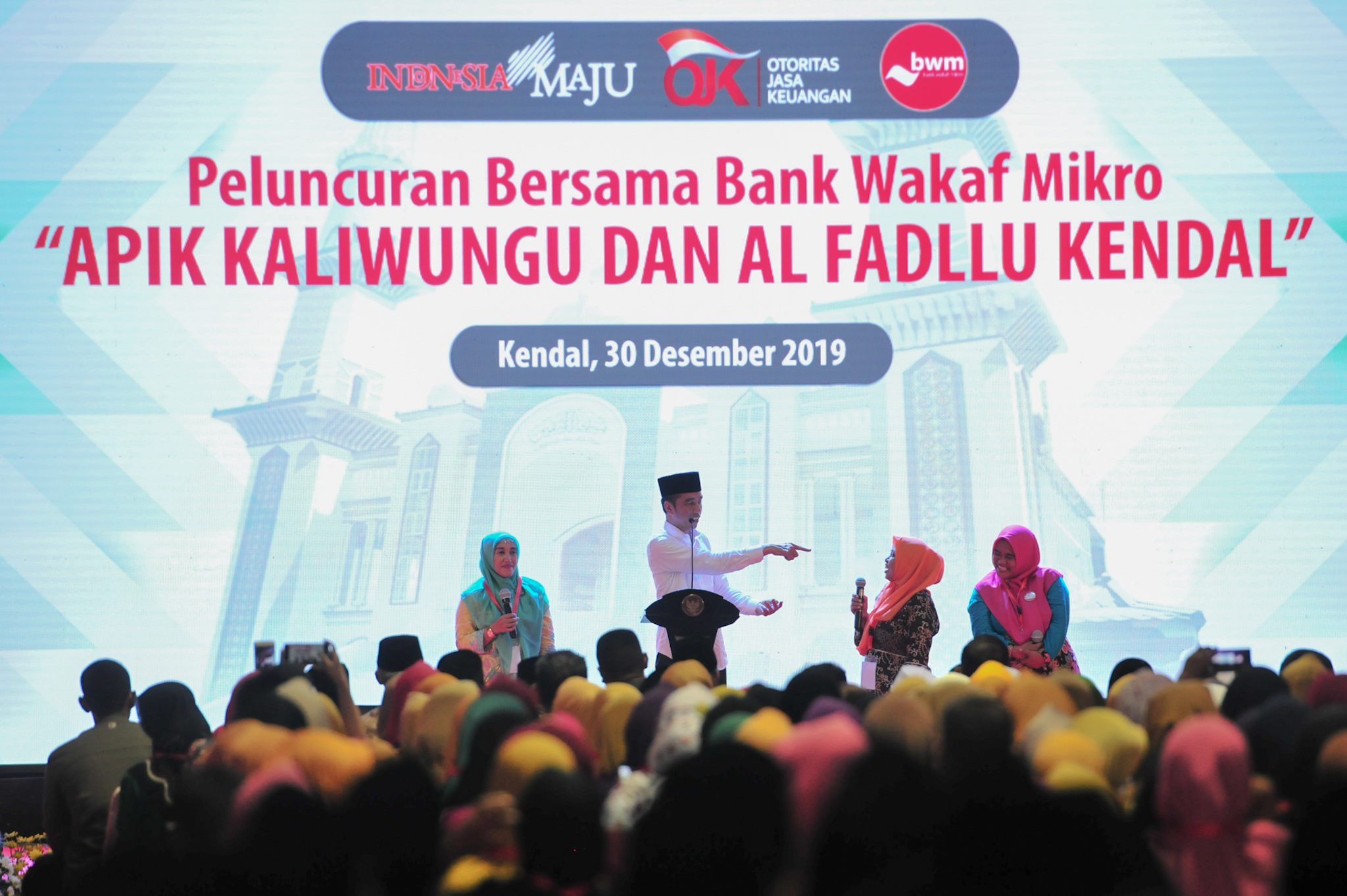 Bangun 56 Bank Wakaf Mikro,  Pemerintah Minta Masyarakat Tak Pinjam ke Rentenir