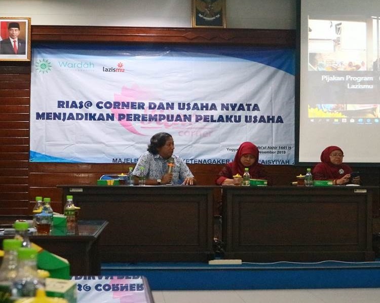 PP Aisyiyah Bantu Muslimah Menjadi Pengusaha Rias