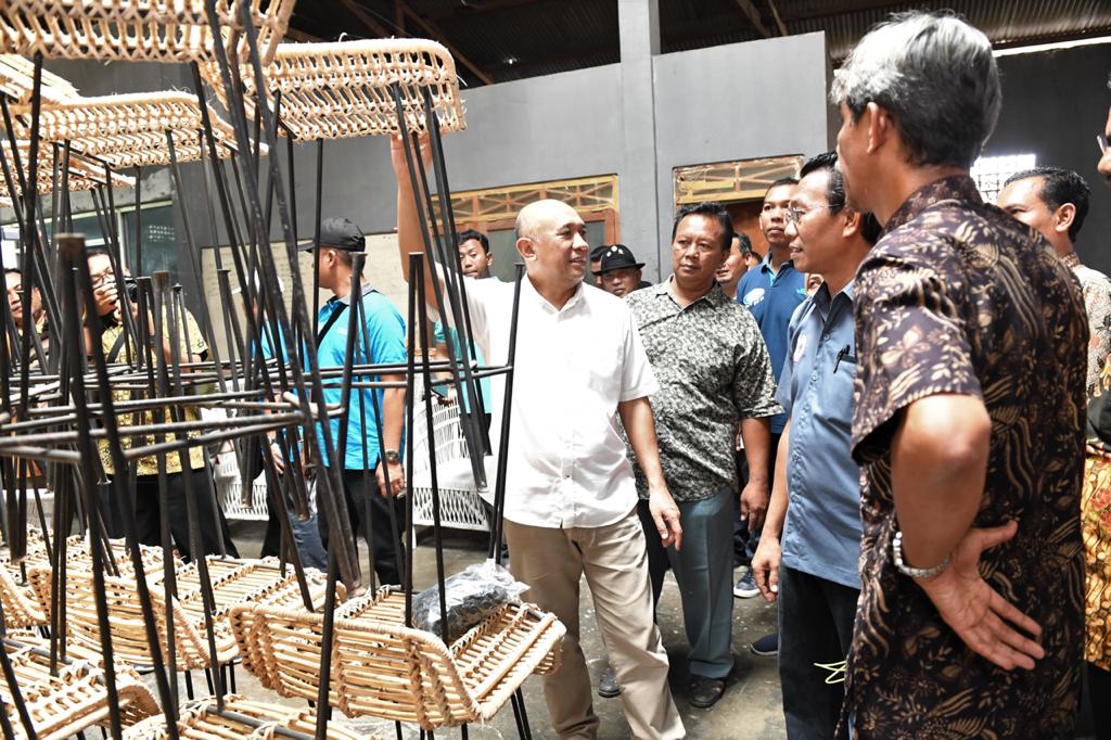 Pelaku Usaha Mebel & Furnitur Go Global Akan Difasilitasi