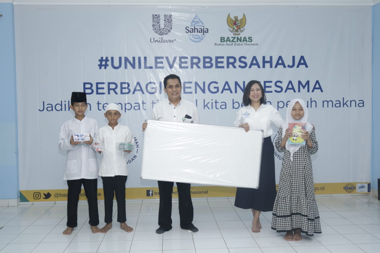 Unilever Gandeng BAZNAS Salurkan Bantuan Alat Kebersihan ke 44 Panti Asuhan di Indonesia