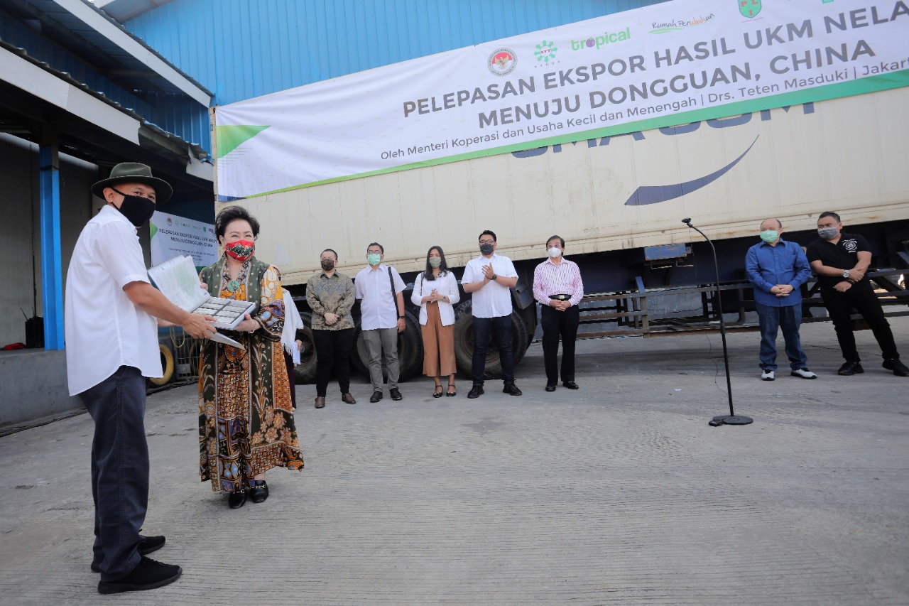 MenkopUKM Kick Off Ekspor Perdana 27 Ton Ikan ke China