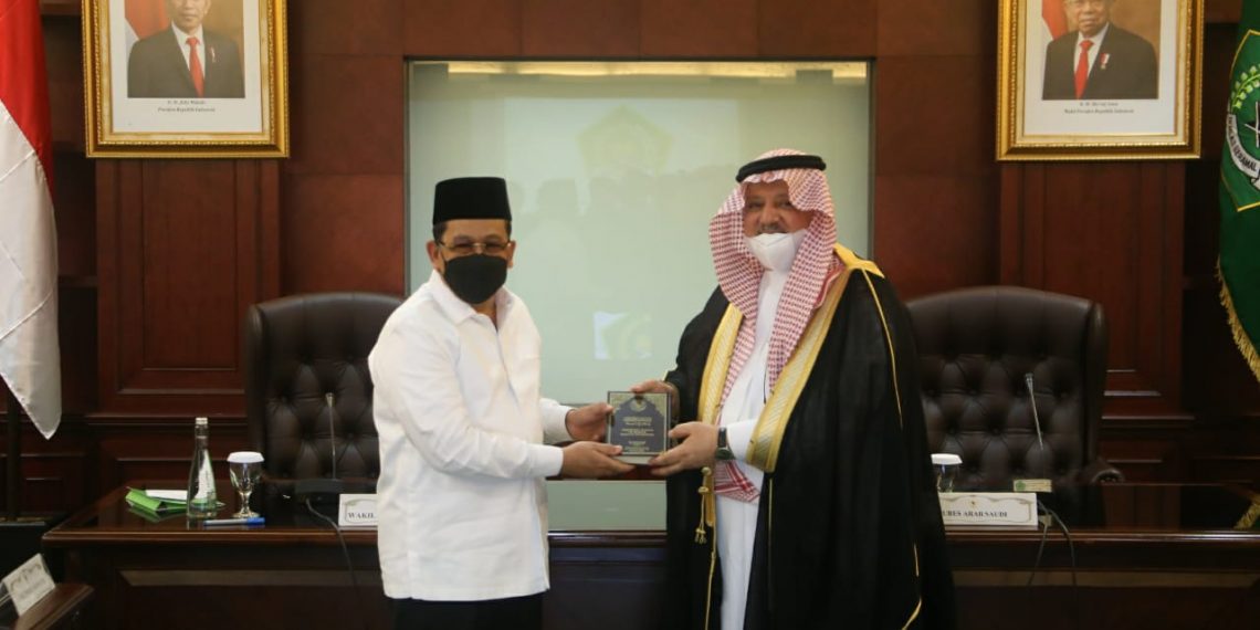 Terima Hibah 100 Ton Kurma dari Saudi, Wamenag: Segera Kita Distribusikan