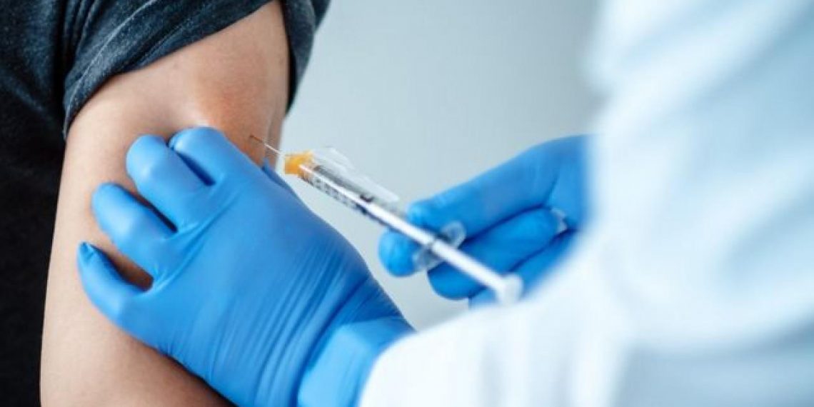 Pakar Medis Islam Inggris Nilai Vaksinasi Covid-19 Tak Batalkan Puasa