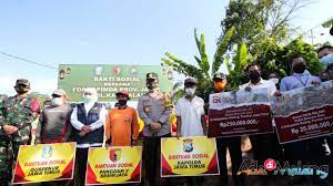 OJK dan IJK Salurkan Bantuan untuk Korban Bencana Gempa Bumi di Kabupaten Malang Jawa Timur