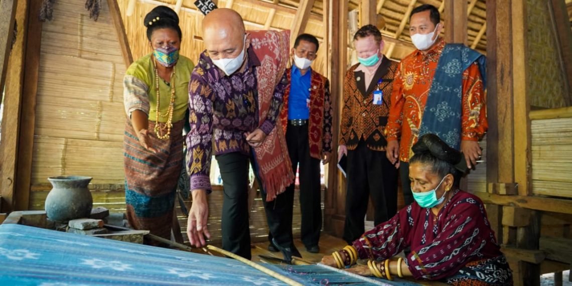 Workshop Edukasi Koperasi dan Kewirausahaan Tenun Ikat Lepo Lorun Diresmikan