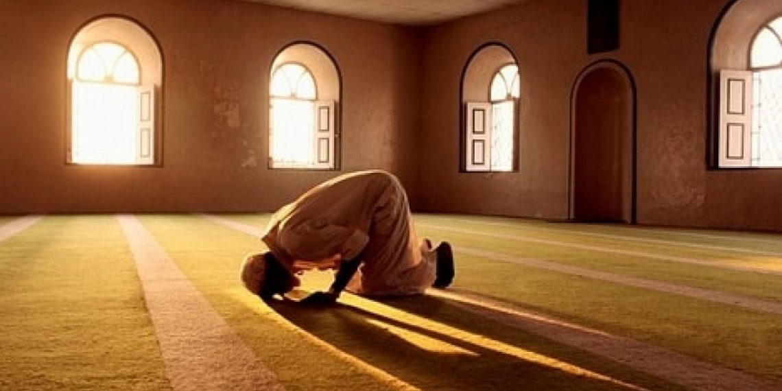 Manfaat Kesehatan dari Rutin Mengerjakan Ibadah Salat