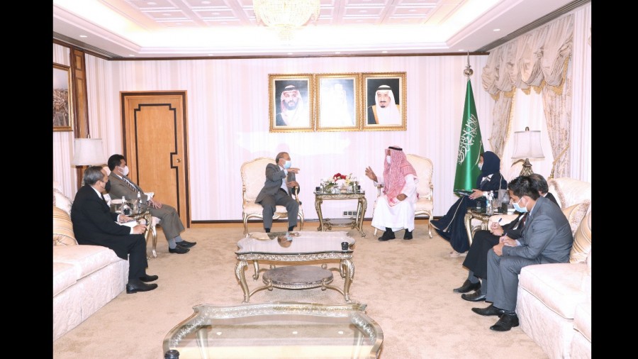 Saudi Masih Kaji Penggunaan Sinovac dan Sinopharm untuk Syarat Umrah