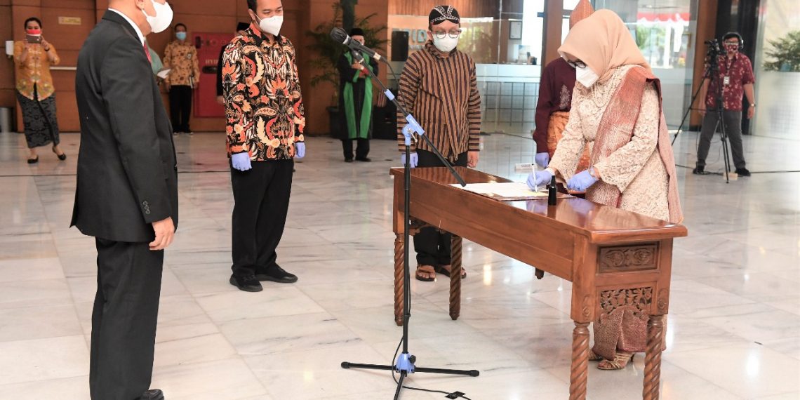 MenkopUKM Lantik Deputi Bidang Kewirausahaan Baru
