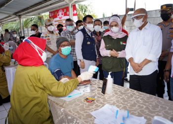 Vaksinasi Merah Putih Digelar Untruk Pedagang Bakso Bekasi