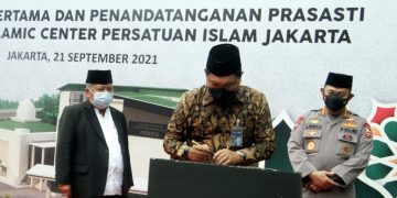 Bank Mandiri Salurkan Bantuan 5 Miliar untuk Bangun Islamic Center
