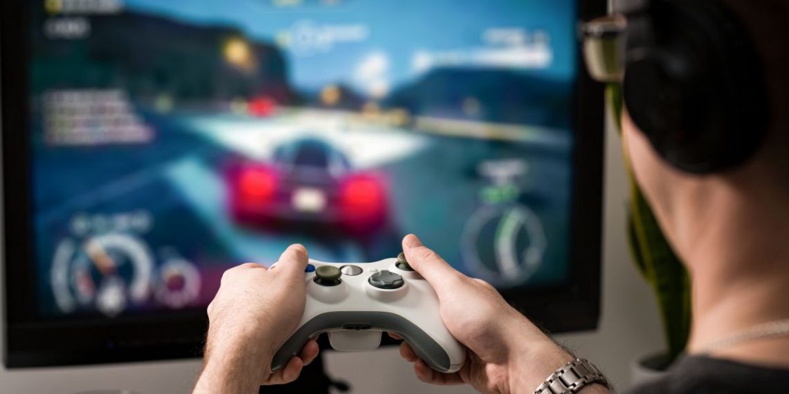 Hukum Bermain Game Online