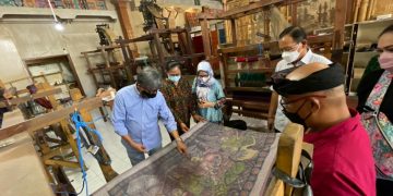 KemenkopUKM Beri Pelatihan Vocational UMKM Tenun Ikat Gianyar