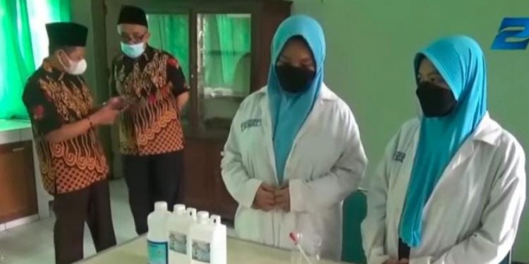 Siswa MAN 2 Kudus Ciptakan Alat Deteksi Zat Berbahaya Makanan