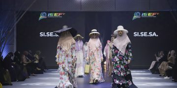 Cantik Dengan Busana Nautical Dan Floral Beach Bersama Si.Se.Sa.
