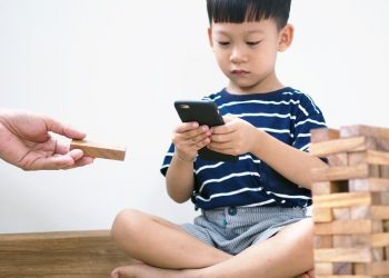 Tanda Anak Kecanduan Gadget dan Cara Mengatasinya