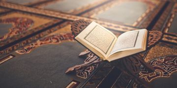 Keutamaan Membaca Surat Al-Kahfi di Hari Jumat