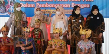 Ketua Tim Penggerak PKK Kota Depok Elly Farida Resmikan PKK dan Posyandu Edelweis di Mahogany Residence