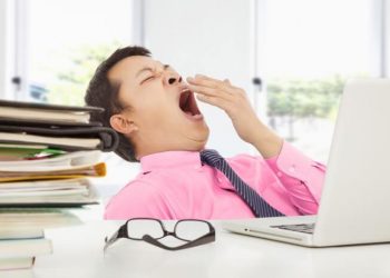 Alasan Sering Mengantuk Saat Puasa