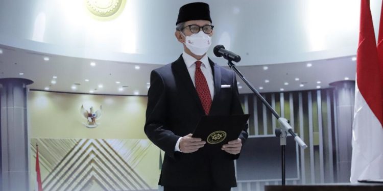 Anggota Dewan Komisioner OJK Periode 2022-2027 Resmi Dilantik