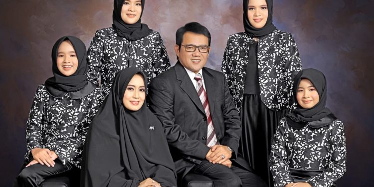 HSR Butiq Kembangkan Busana Syar’i Modis dan Fashionable