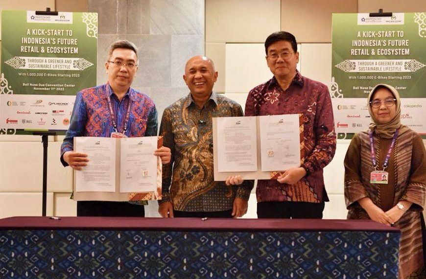 MenKopUKM Dukung HIPPINDO Untuk Serap 1 Juta Motor Listrik Lokal untuk Karyawan Ritel