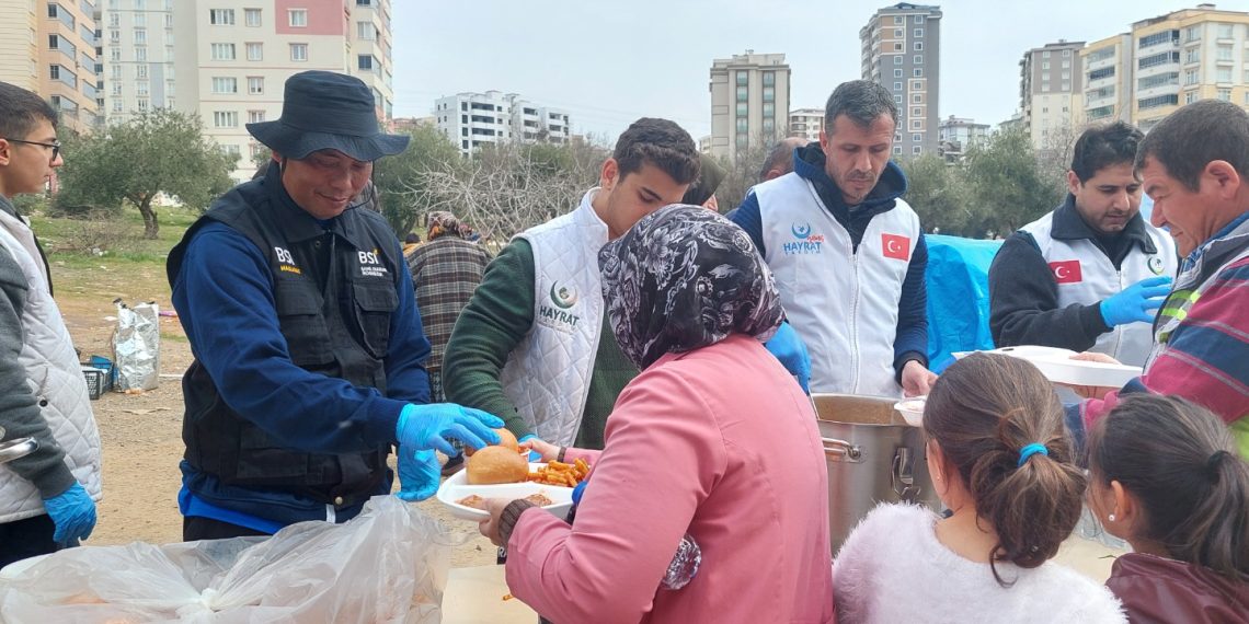 BSI Maslahat dan BSI Salurkan Paket Makanan Untuk Korban Gempa Turki
