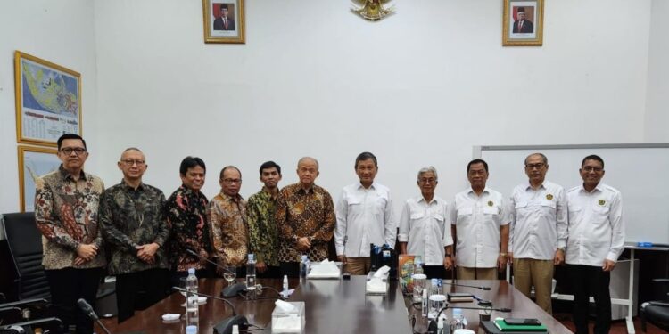 Silaturahim ke Menteri ESDM, Muhammadiyah Sampaikan Isu Energi Berkeadilan