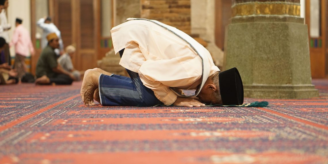 Ini Manfaat Gerakan Sujud Bagi Kesehatan