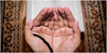 Harta yang Haram menjadi Penghalang Tekabulnya Doa