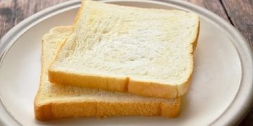 Sedekah Dua Buah Roti yang Memberatkan Timbangan di Akhirat