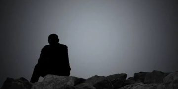 3 Cara Tenangkan Hati yang Galau