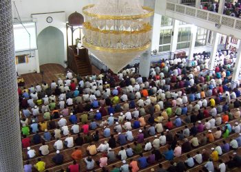 Meninggalkan Salat Jumat Sebab Pekerjaan, Bagaimana Hukumnya?