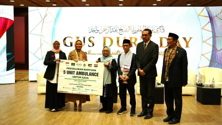 NU Care-LazisNU Serahkan Lima Ambulans Untuk Warga Gaza