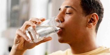 Manfaat Luar Biasa dari Rutin Meminum Air Putih Secara Teratur