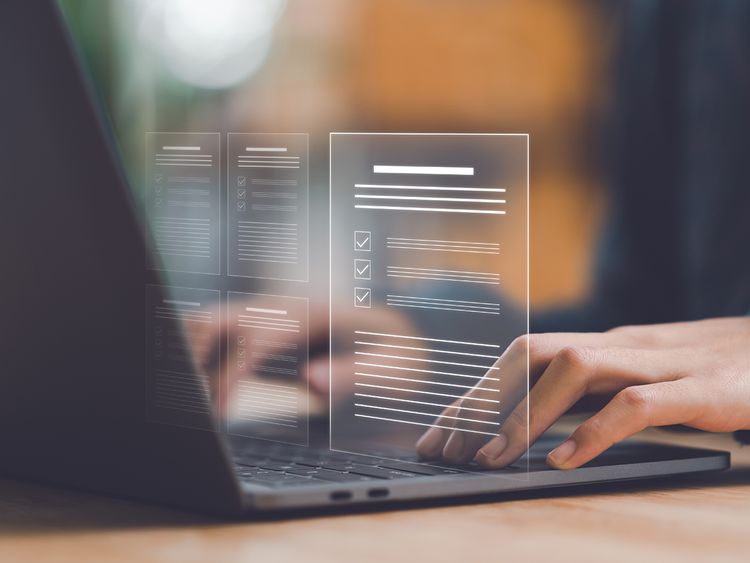 Saudi Luncurkan Layanan Imigrasi Digital Bagi Ekspatriat dan Pengunjung