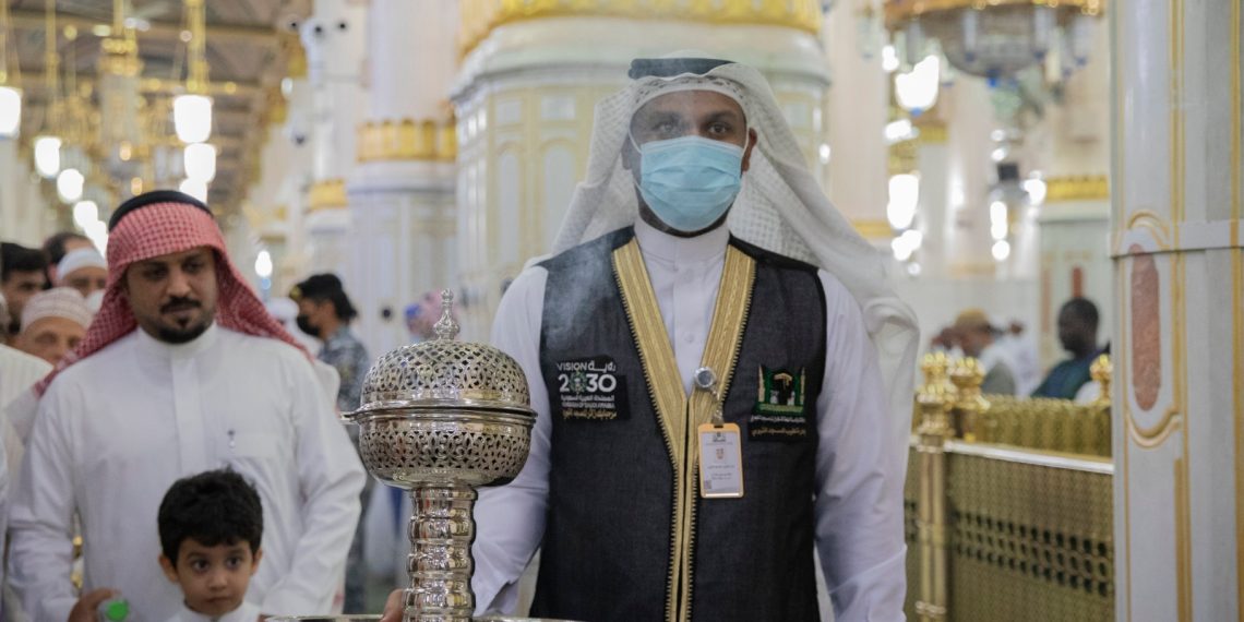 Saudi Tebar Wewangian Mewah 35 Kali Seminggu di Masjid Nabawi