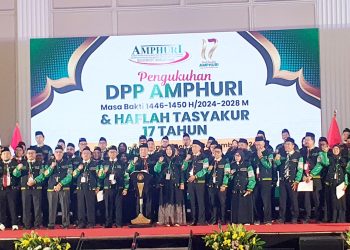 Kukuhkan Kepengurusan Baru, AMPHURI Komitmen Tingkatkan Kualitas Penyelenggaraan Haji Umrah