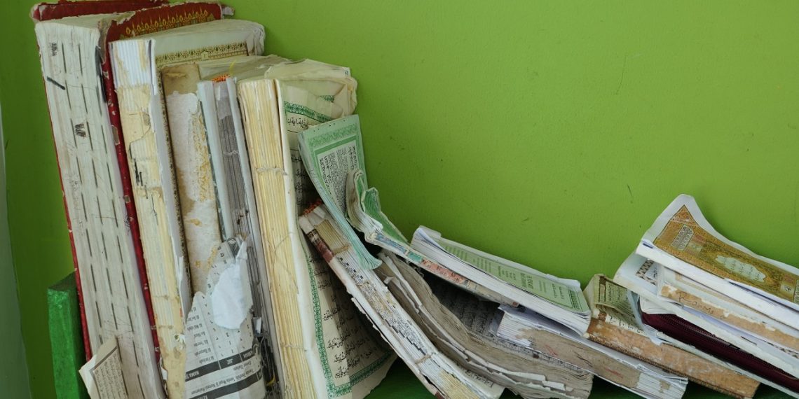 Bagini Cara yang Benar Memperlakukan Mushaf Al-Quran yang Rusak dan Tak Layak Pakai