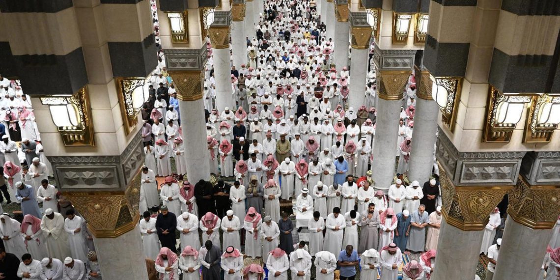 Saudi Tunjuk 8 Imam untuk Pimpin Shalat Tarawih di Masjid Nabawi, Lihat Jadwal Lengkapnya Disini!