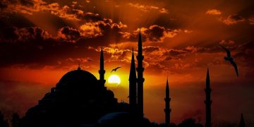 Khutbah Jumat: Keutamaan dan Amalan Nishfu Sya’ban