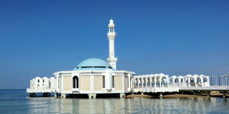 Pesona Masjid Al-Rahma Jeddah: Keindahan Arsitektur dan Spiritual di Tepian Laut Merah
